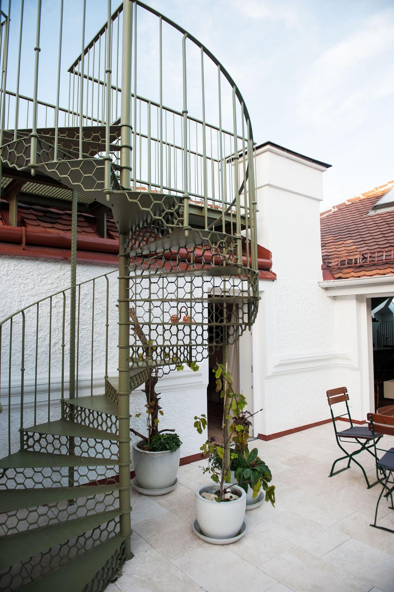 Weitzer - Centre Of 4* Graz
