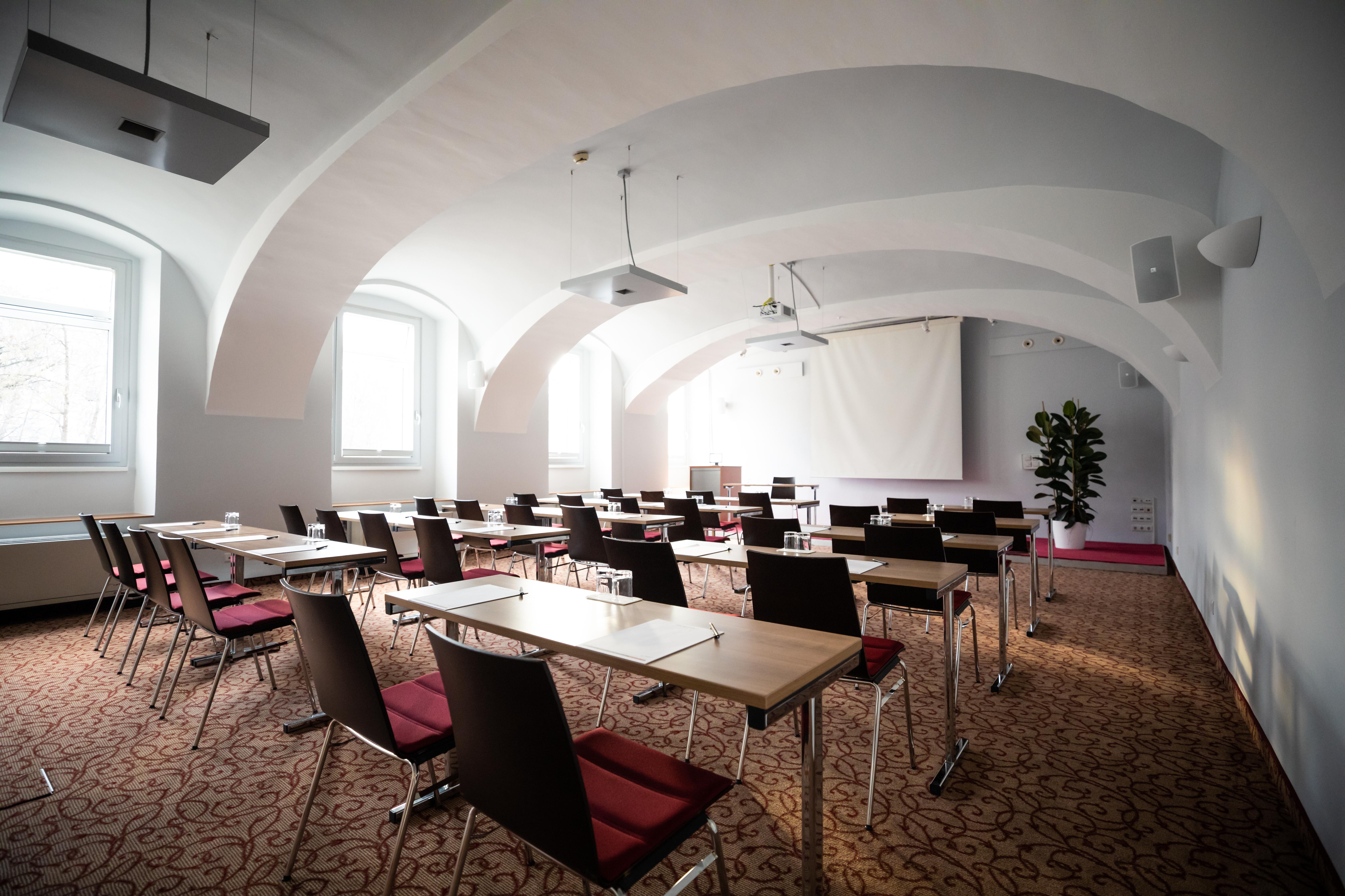 Weitzer - Centre Of Hotel 4*
