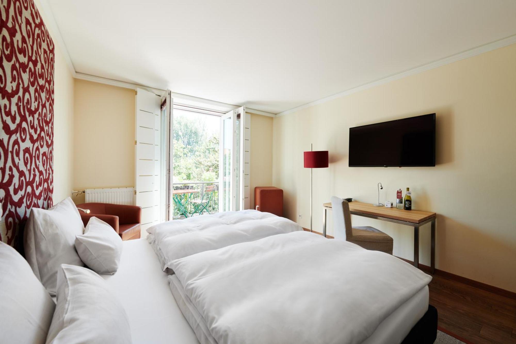 Hotel Weitzer - Centre Of 4*