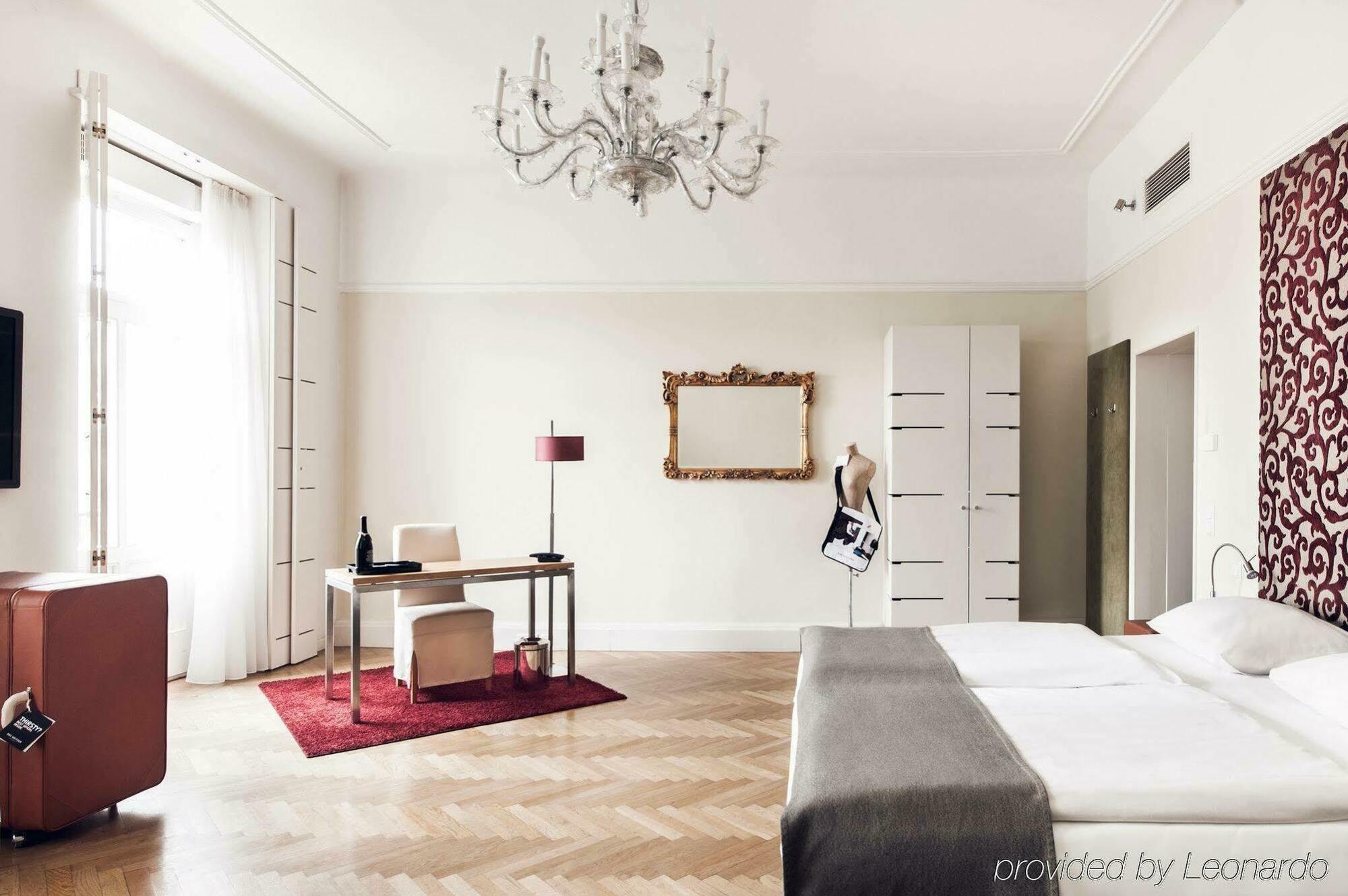 Weitzer - Centre Of Hotel 4*